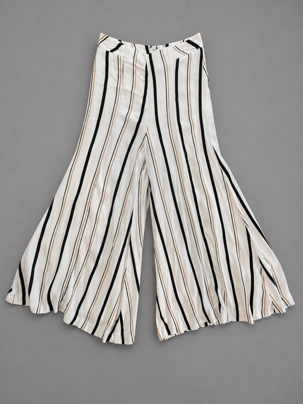 Anthropologie Palazzo Pants black white vertical stripes wide leg size 4